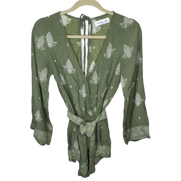 Faithfull Shorts Romper Green‎ - Picture 1 of 10